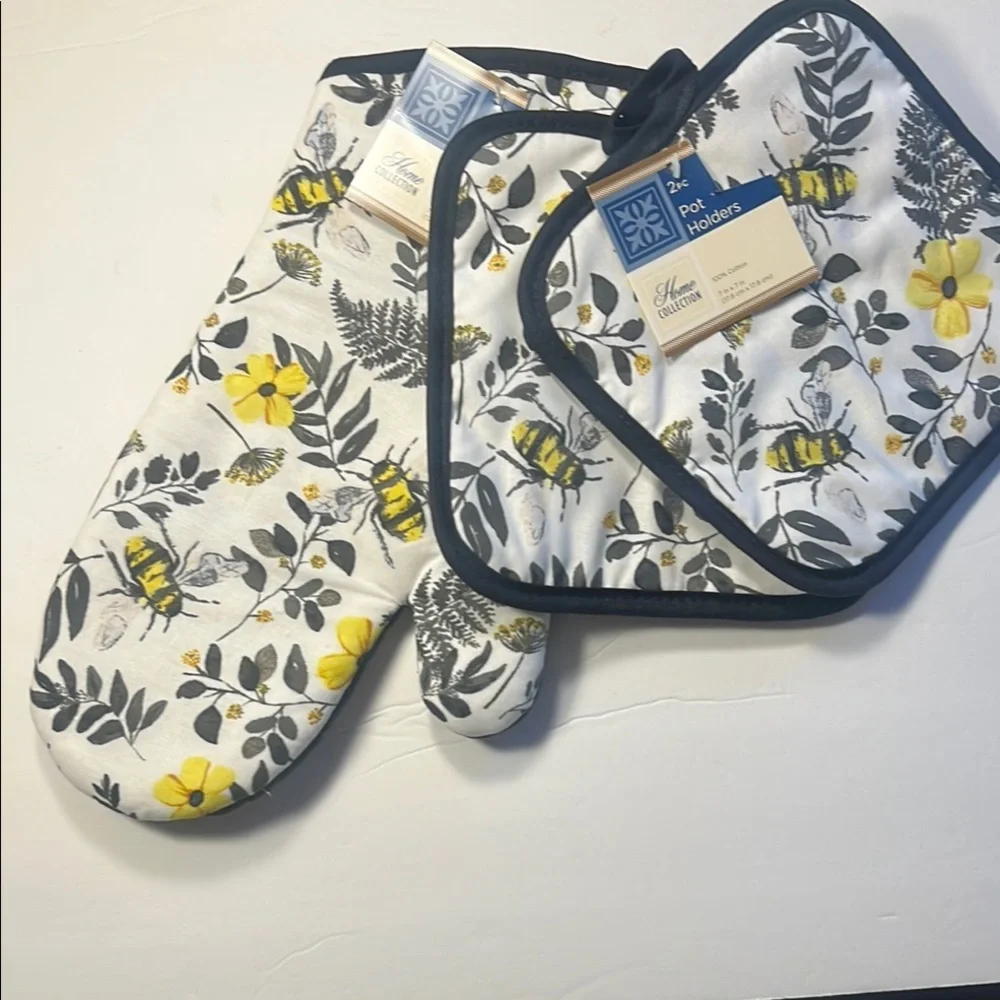Floral Bee 🐝 Oven Mitt and Pot Holder Set